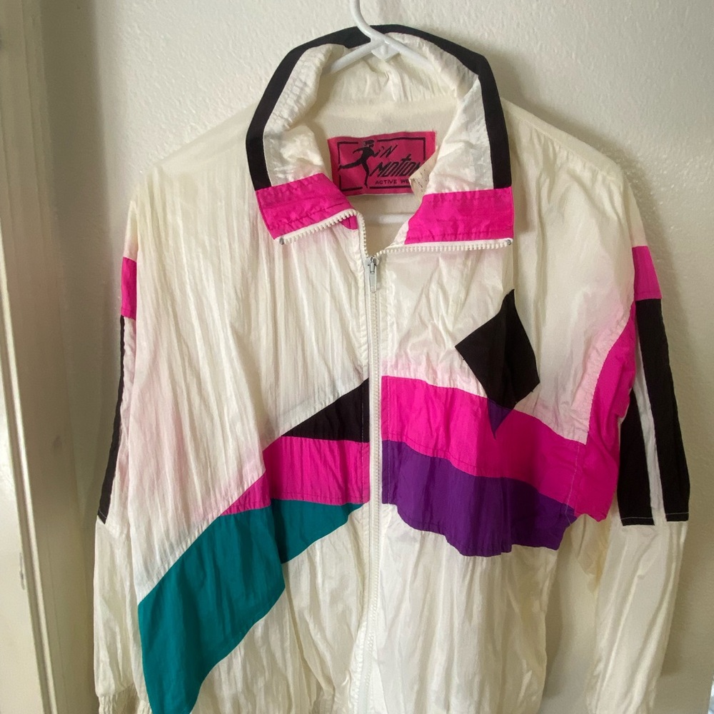 VTG In Motion Activewear White and Pink Windbreaker Jacket